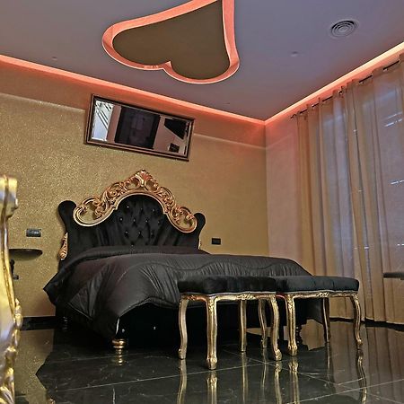 Red Rose Exclusive Rooms 산 체사레오 외부 사진